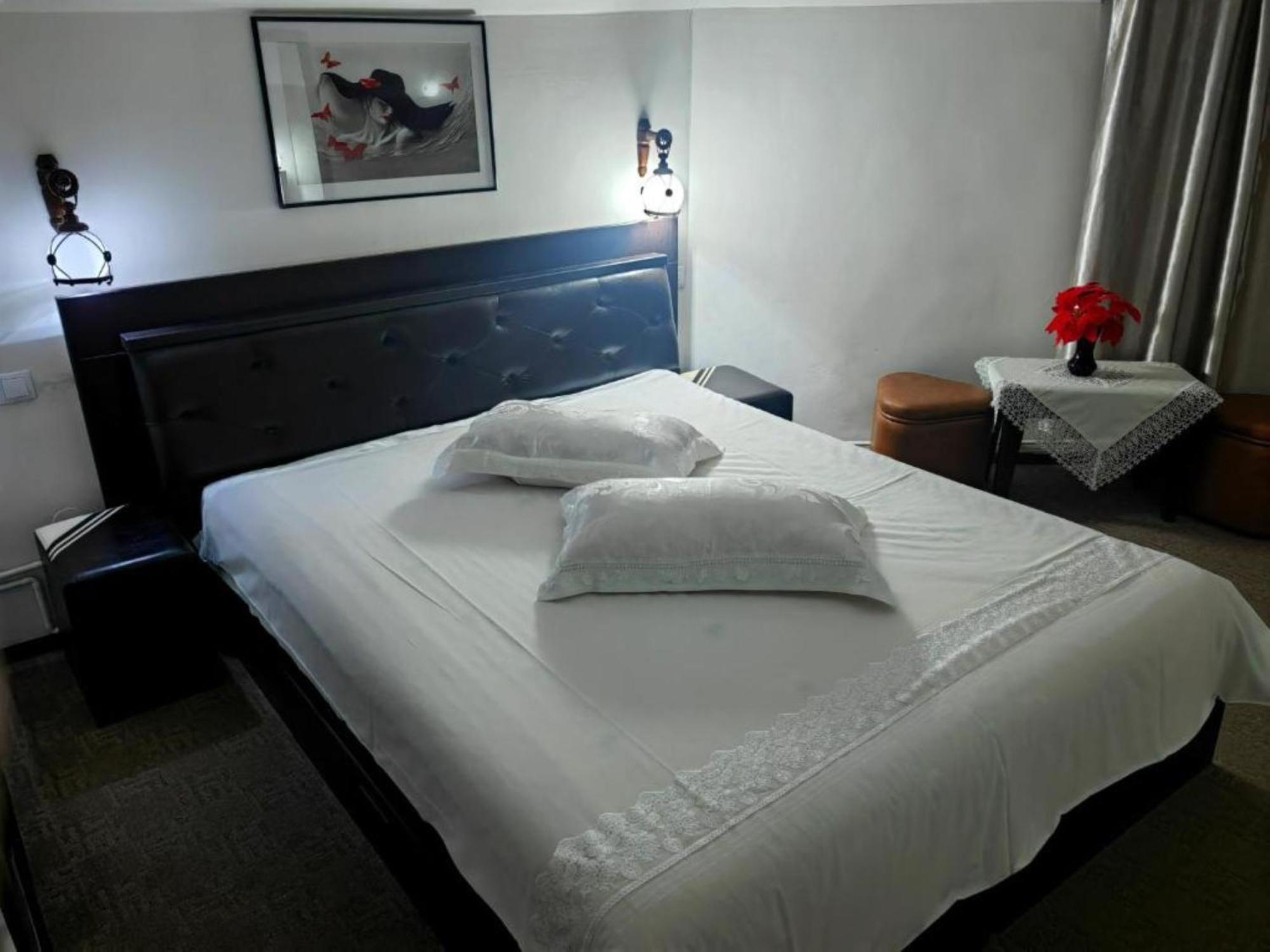 Pensiunea Millenium Sibiu With Parking - Motorcycle Friendly Travel Routes Exterior photo