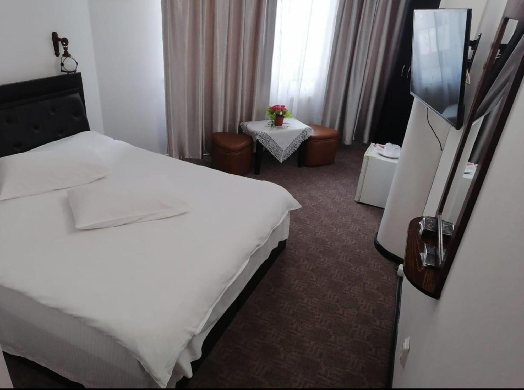 Pensiunea Millenium Sibiu With Parking - Motorcycle Friendly Travel Routes Exterior photo
